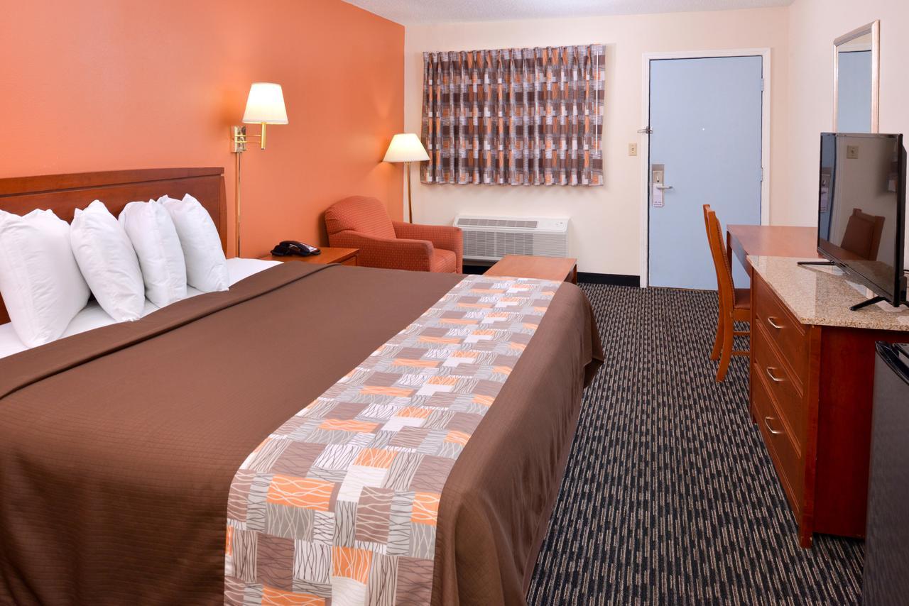 Americas Best Value Inn Sullivan Exterior photo