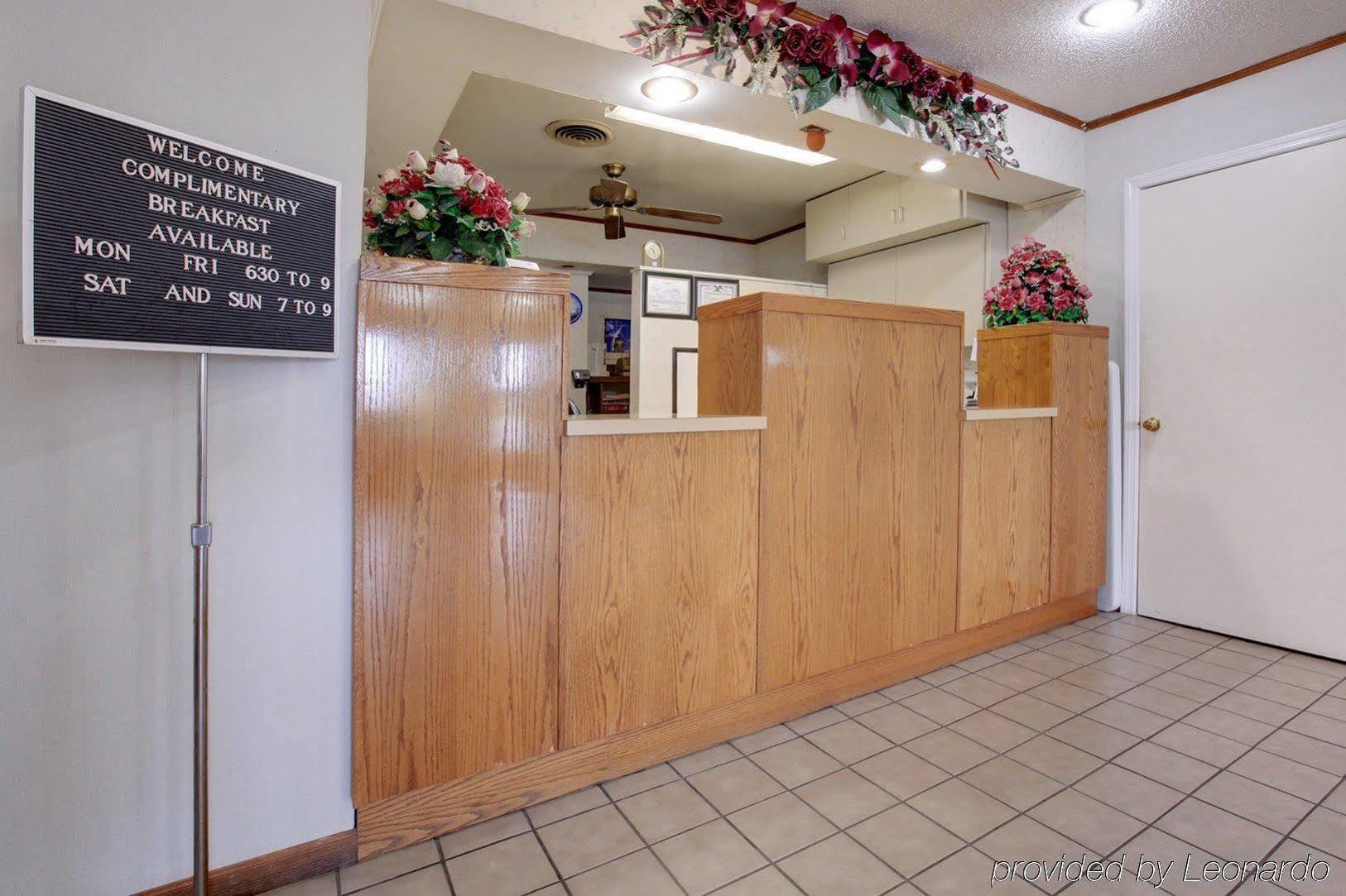 Americas Best Value Inn Sullivan Exterior photo